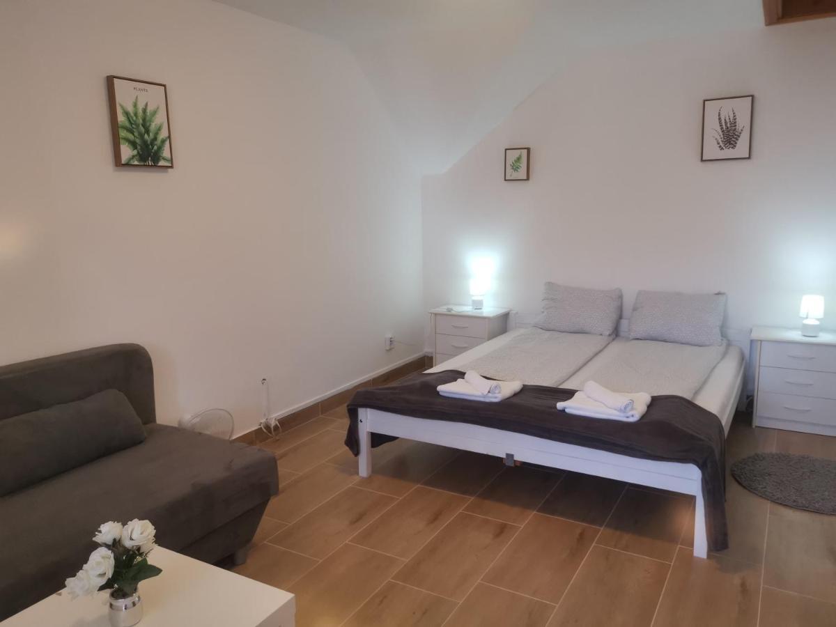 Hella Vendeghaz Ξενοδοχείο Έγκερ Εξωτερικό φωτογραφία